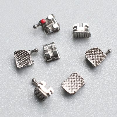 Precision Metal Orthodontic Bracket Self Adjusting Braces For Edgewise Tooth Movement Control